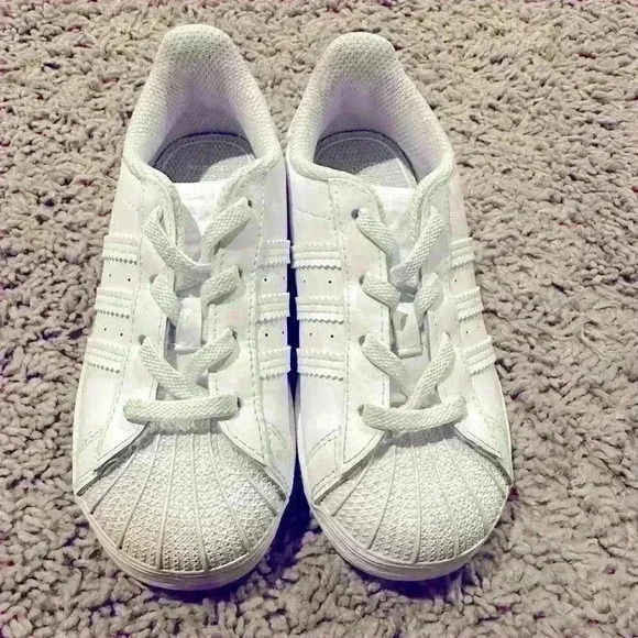 Kids Adidas - Picture 1 of 4